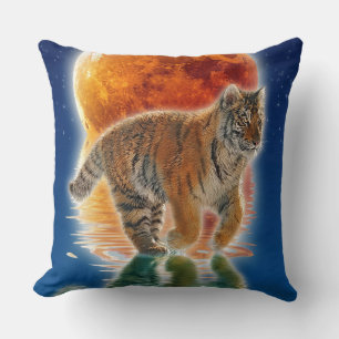 Coussin Amur Tiger Cub & Moon Wildlife Imaginaire Art