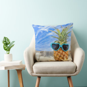 Coussin ananas tropical avec lunettes de soleil