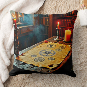 Coussin Anciens épisodes sur un défilement mystique