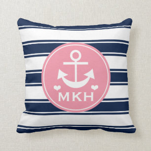 Coussin Ancre décorée d'un monogramme de rose et de bleu