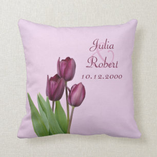 Coussin Anniversaire pourpre de 3 tulipes