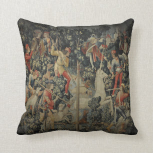 Coussin antique de regard de tapisserie