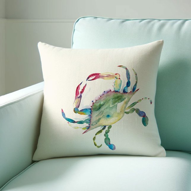 Coussin Aquarelle de crabe bleu du Maryland (Beach house decor throw pillow features watercolor blue crab art by Victoria Grigaliunas )