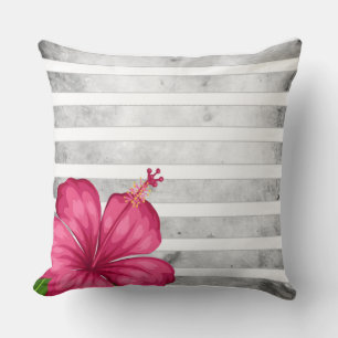 Coussin Aquarelle Fleur rose dans une bande noire et blanc