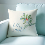 Coussin Aquarelle Holly Berry Farmhouse Noël<br><div class="desc">Ajoutez une touche de charme festif à votre décor de Noël avec ce bel oreiller de fête ! Doté d'une réplique de ma conception originale de houx et de baies d'aquarelle sur un arrière - plan de crème d'ivoire douce, ce coussin apporte une touche unique aux couleurs de Noël classiques....</div>