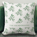 Coussin Aquarelle personnalisée Mistletoe Noël<br><div class="desc">Ce Coussin de Noël est décoré d'un motif d'aquarelle mistletoe dans les tons verts. Facile à personnaliser. Utilisez l'outil de conception pour modifier la taille, le style ou la couleur du texte. Vous ne trouverez pas ces images exactes d'autres designers pendant que nous créons notre oeuvre. Aquarelle originale © Michele...</div>