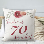 Coussin Aquarelle rouge Orang Rose Floral 70e anniversaire<br><div class="desc">Aquarelle rouge Rose couleur 70e Anniversaire Jeu d'oreiller. Floral coussin de 70ème anniversaire pour elle. Aquarelle rose et brindilles aux couleurs rouge et orange. Personnalisez le coussin avec votre nom et votre âge.</div>