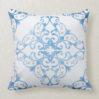 Coussin Arabesque dans le bleu d'aquarelle