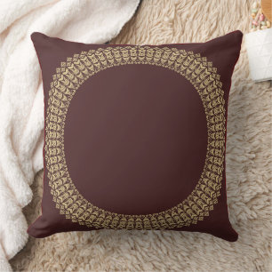 Coussin Arabesques à bordure dorée Éléments floraux sur fo