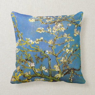 Coussin Arbre d'amande de floraison par Van Gogh
