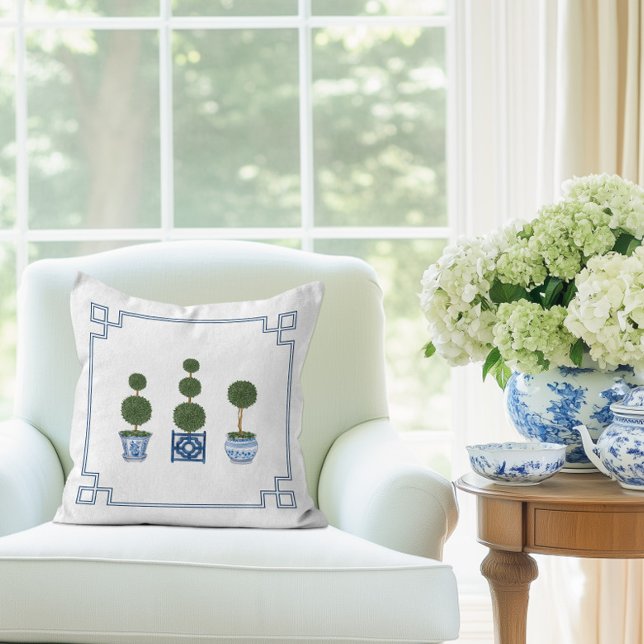 Coussin Arbre topiaire en chinoiserie avec rubans (Chinoiserie Topiary Tree Pillow)