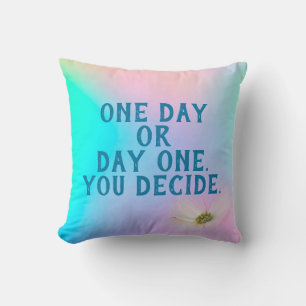 Coussin arc-en-ciel pastel abstrait avec citation