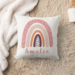 Coussin Arc-en-ciel rose Boho avec nom personnalisé