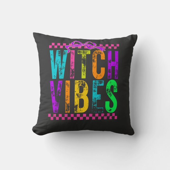 Coussin Arc en damier néon Halloween Vibes Sorcière (Recto)