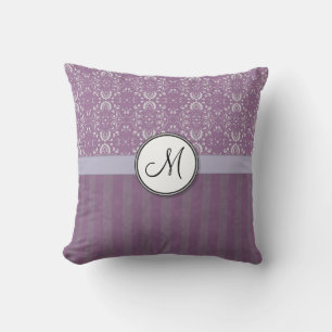 Coussin Argent sur Lavender Damask avec stries et monogram