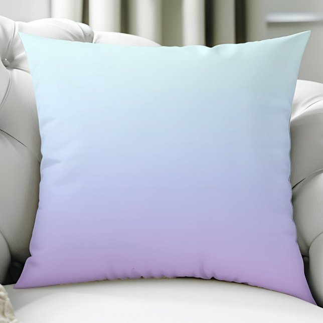 Coussin Arrière - plan dégradé bleu et violet doux (Créateur téléchargé)