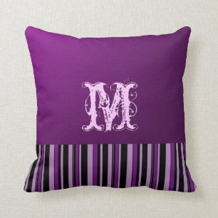 Coussin Arrière - plan pourpre simple. Rétros rayures de