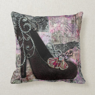 Coussin Art abstrait de chaussures élégantes par Janelle