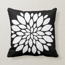 Art de pétales de fleur assez blanche sur le noir