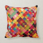 Coussin Art Motif géométrique coloré<br><div class="desc">Mignonne géométrique abstrait en carré gai,  rouge orange jaune. Customisez avec votre propre texte,  redimensionnez l'image. Cool coloré vintage rétro artistique unique créatif original original mode déco vectoriel motif.</div>