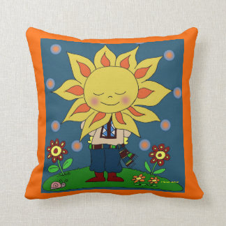 Coussin Art populaire d'Ukrainien de garçon de soleil