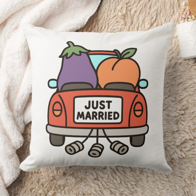 Coussin Aubergine et Pêche Tout Juste Mariés (Couverture)