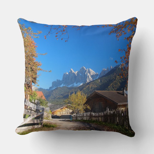 Coussin Automne dans un village dans les dolomites en (Recto)