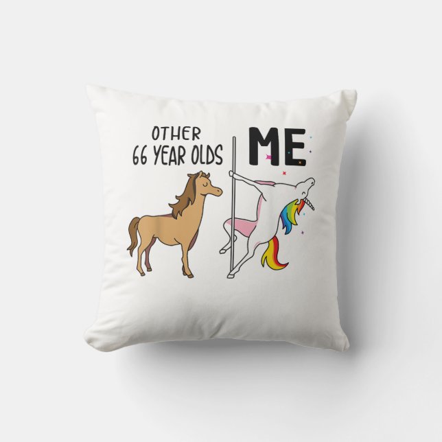 Coussin Autre cadeau de licorne 66 ans et moi pour (Recto)