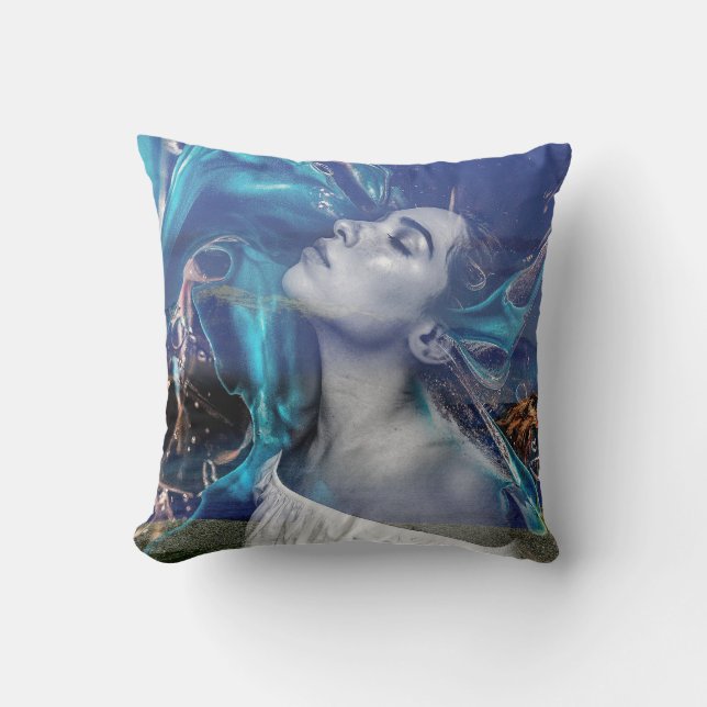 Coussin avec femme dans une scène onirique (Recto)