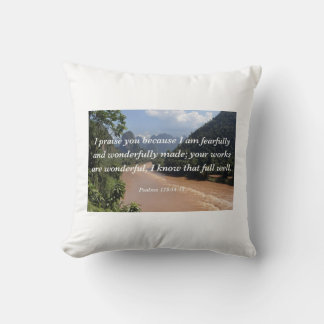 Coussin avec un verset biblique