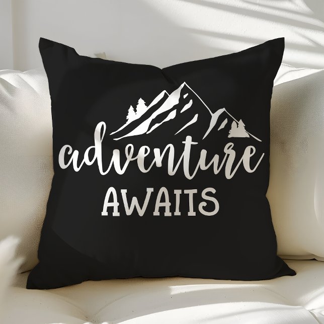 Coussin Aventure Attend Citation Wilderness Noir et Blanc (Créateur téléchargé)