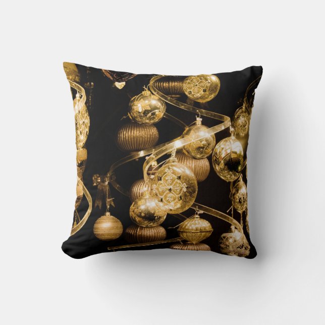 Coussin Babioles d'or et motif en spirale (Recto)