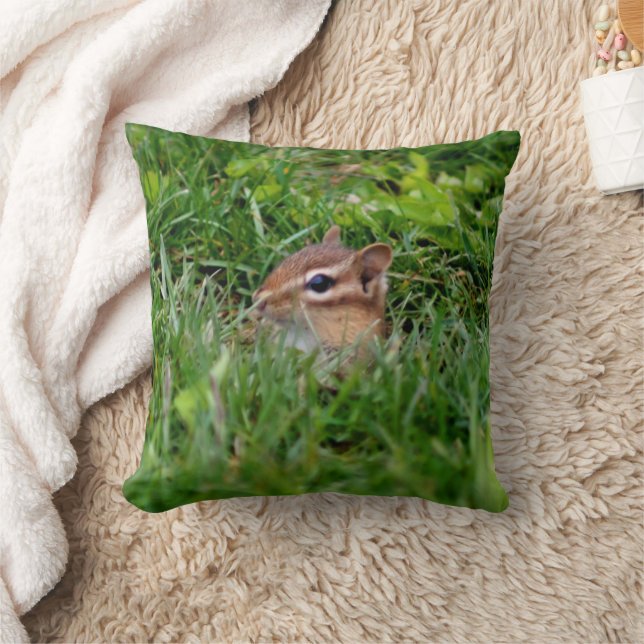 Coussin Baby Chipmunk Peeking Nature Faune (Couverture)