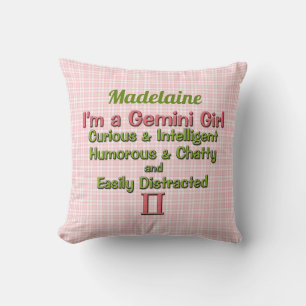 Coussin Baby Girl Gemini Zodiac rose et vert avec nom