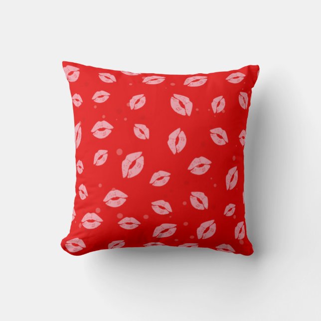 Coussin Baisers de rouge à lèvres rose sur fond rouge moti (Recto)