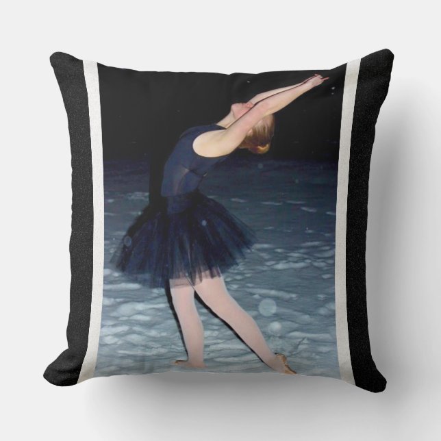 Coussin Ballerina dans la neige - (Recto)