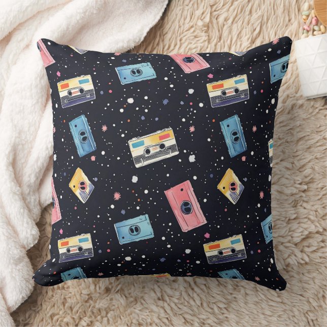 Coussin Bandes de cassettes rétro dans l'espace cosmique (Couverture)