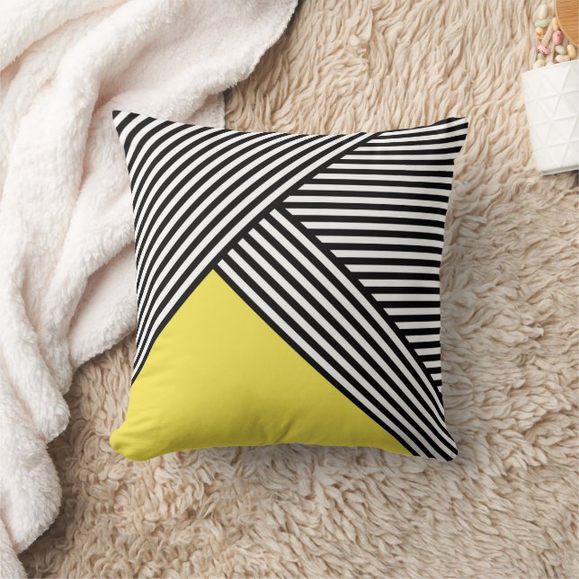 Coussin Bandes noires et blanches avec triangle jaune (Couverture)