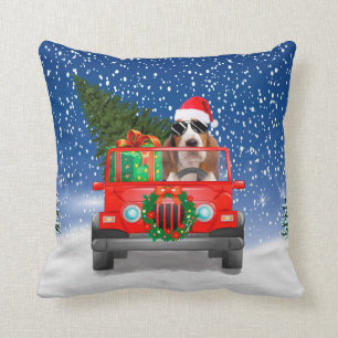 Coussin Basset Hound chien avec cadeaux de Noël