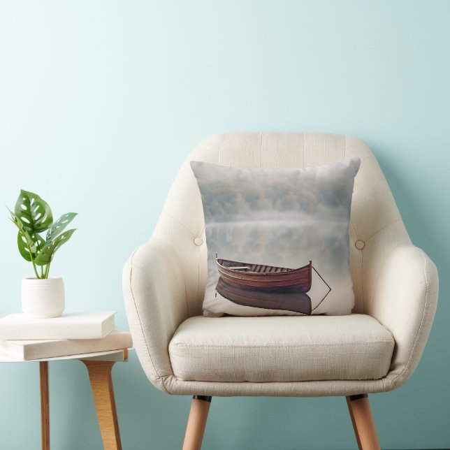 Coussin Bateau En Bois Sur Eau Calme (Chaise)