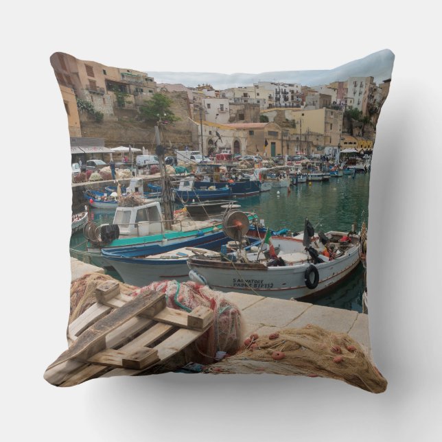 Coussin Bateaux de pêche dans le port de Castellammare del (Recto)