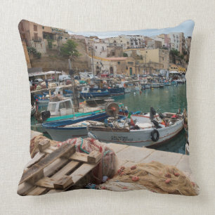 Coussin Bateaux de pêche dans le port de Castellammare del