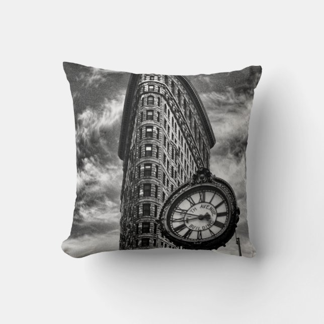 Coussin Bâtiment Flatiron et horloge en noir et blanc (Recto)