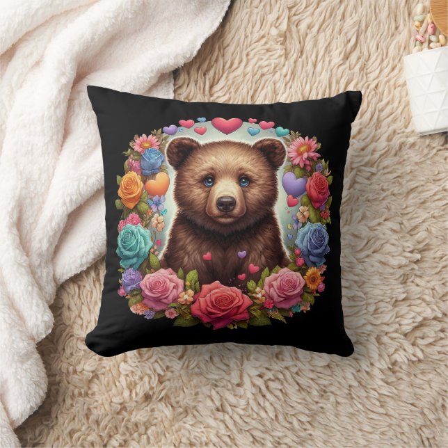 Coussin Bear Cub Entouré de Roses et de coeurs (Couverture)