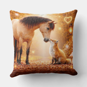 Coussin Beau cheval buckskin et renard roux en forêt encha