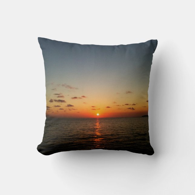 Coussin beau coucher de soleil océan jaune orange rouge (Recto)
