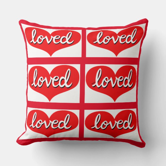 Coussin BEAUCOUP AIMÉ - Coeurs d'amour rouges- (Recto)