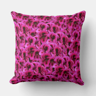Coussin "Beauté audacieuse : Fleurs de géranium magenta se