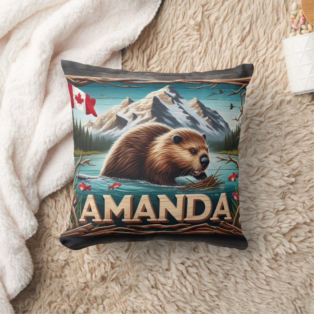 Coussin Beaver Builds Lodge in Calm Waters (Couverture)
