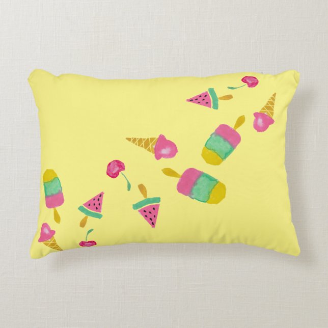 Coussin bébé avec objets aquarelle peints (Devant)